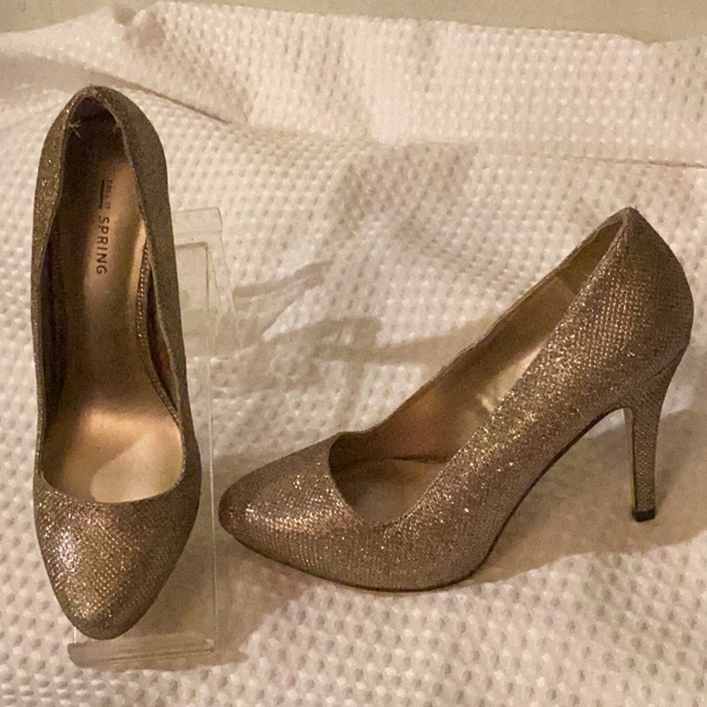Call it Spring gold sparkling evening heels # 8.5 M.